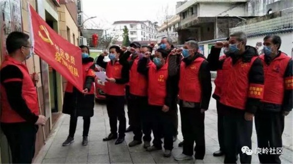 20200218（工作动态）大余县南安镇余西街社区关工委帮助居民抗疫情23.jpg